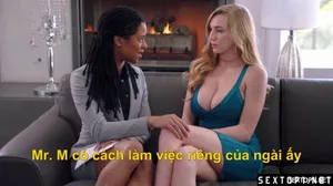 Bà mẹ nóng bỏng chịu đựng cảnh quan hệ qua đường hậu môn đau đớn và bị xuất tinh vào miệng vào ngày đầu năm mới