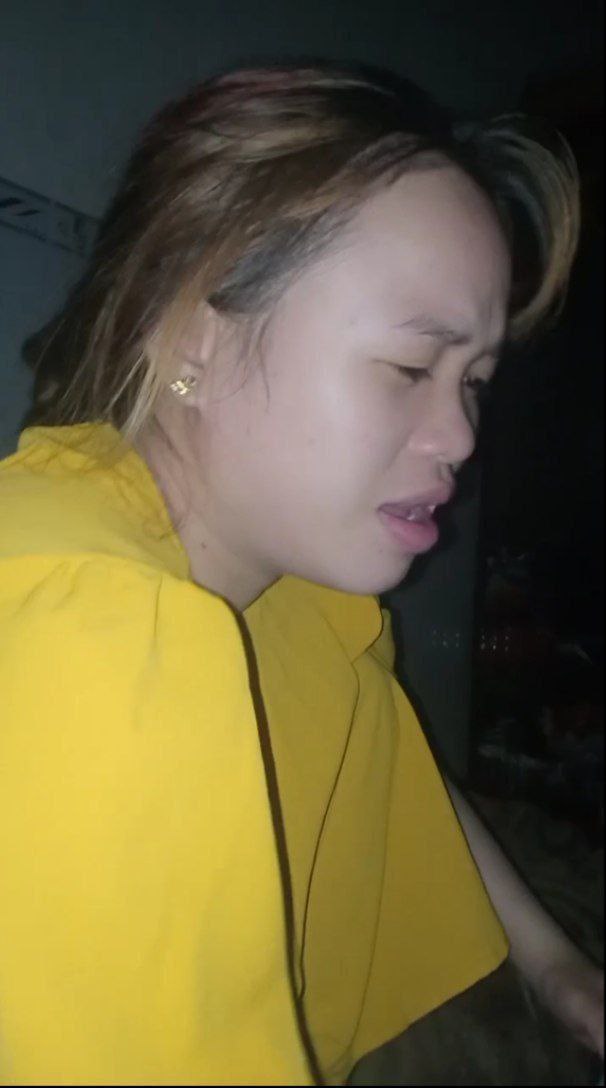 Bắn từng giọt tinh dịch vào người em