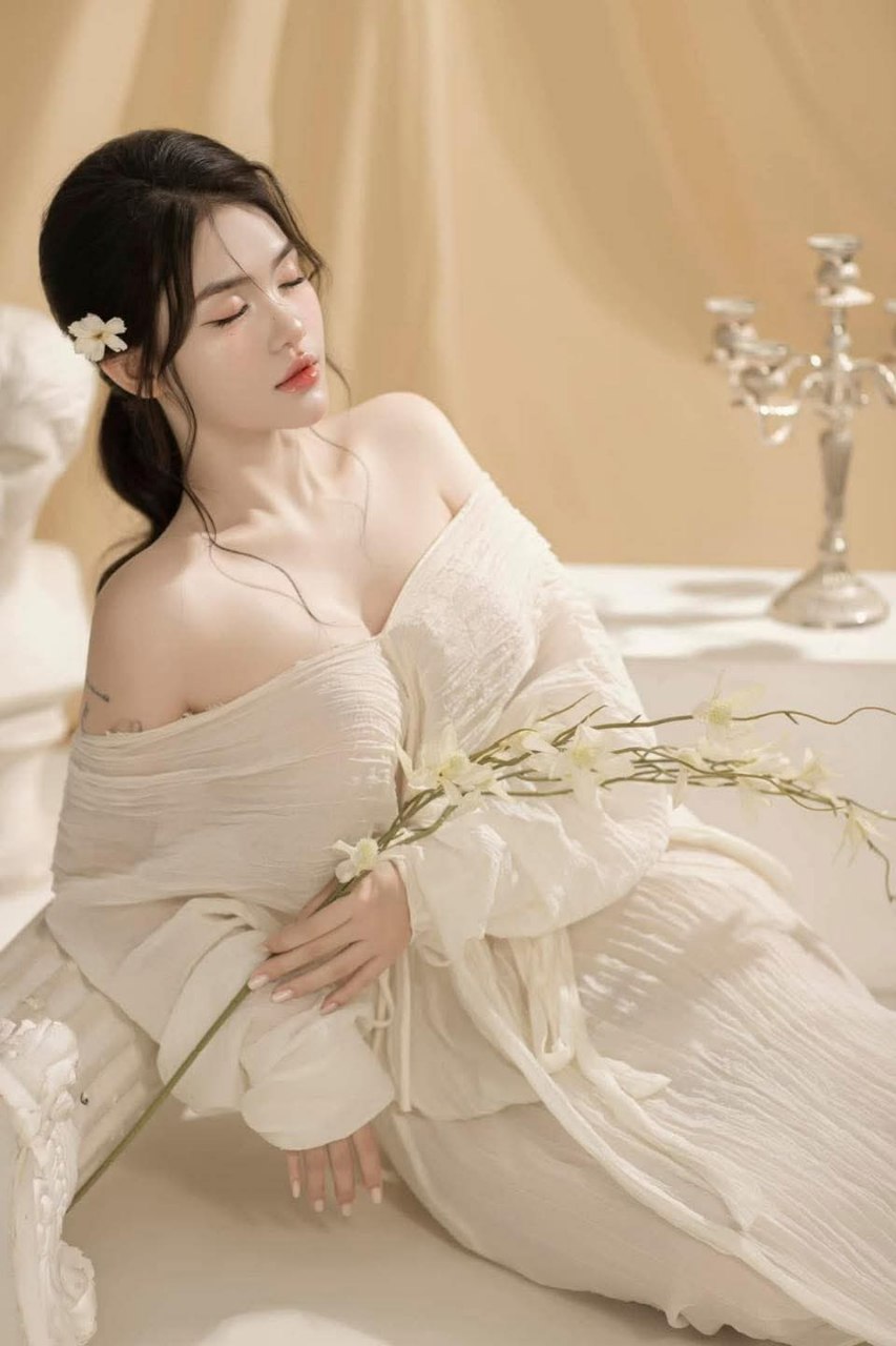 đám học trò khốn nạn chuốc thuốc mê chịch cô giáo sắp kết hôn